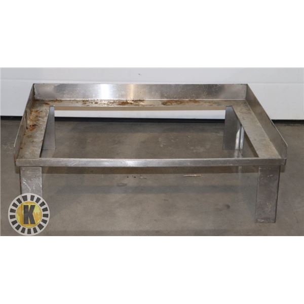 STAINLESS STEEL PLATFORM