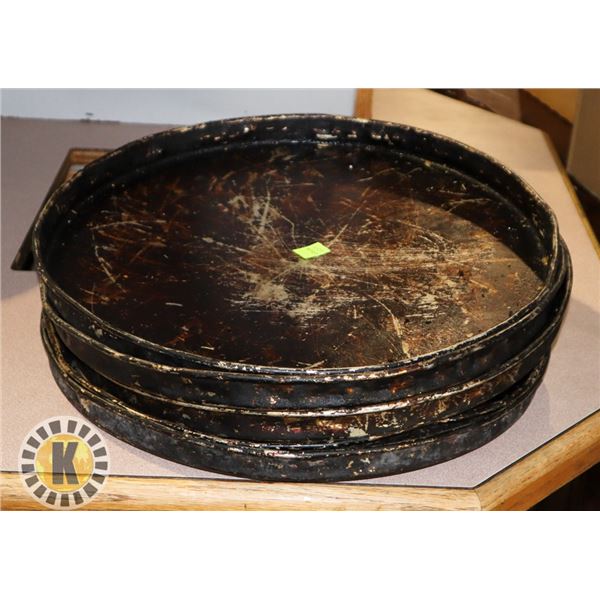 LOT OF FIVE 15" PIZZA PANS