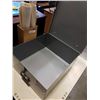 Image 2 : METAL LOCKABLE BOX 17"X18"X9"