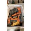 Image 2 : RIDGID 18 VOLT DRILL CHARGER AND BATTERY WITH CASE OF DEWALT BITS