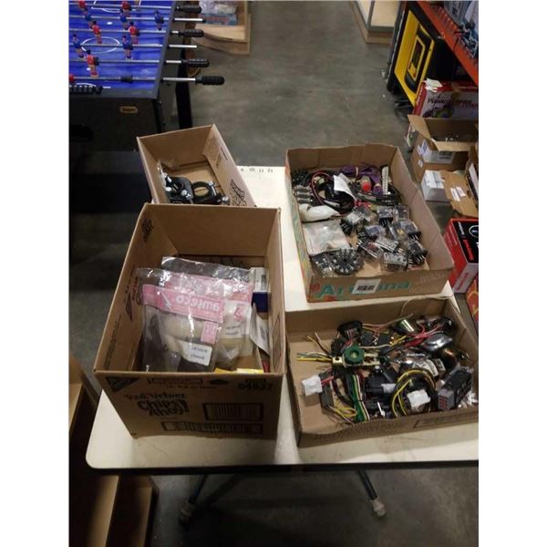 3 TRAYS OF ELECTRICAL, TRAILER ACCESSORIES, BATTERIES, ELECTRICAL CONTACTS