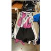 Image 3 : 2 SOCCER SHIRTS AND WOMAN SPORTS OUTFIT