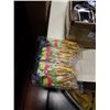 Image 2 : 4 BADMINTON RACKETS, 50 FLYING TOYS AND BOX OF BRACELETS
