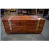 Image 2 : 2 FOOT WIDE 11 INCH TALL WOOD TRUNK WITH BRASS ACCENTS