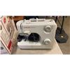 Image 2 : SINGER PRELUDE SEWING MACHINE