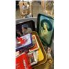 Image 3 : TOTE OF COLLECTABLES, COCA COLA, MINIATURES, DECORATION