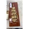 Image 5 : MOTHER OF PEARL WALL PLAQUE WITH CORRESPONDANCE SET AND JEWELRY BOXES