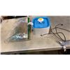 Image 1 : PET HAMMOCK AND PET WATER FOUNTAIN