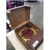 Image 2 : VINTAGE FLEETWOOD PORTABLE RECORD PLAYER