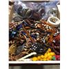 Image 1 : Box of assorted estate jewellery & accessories