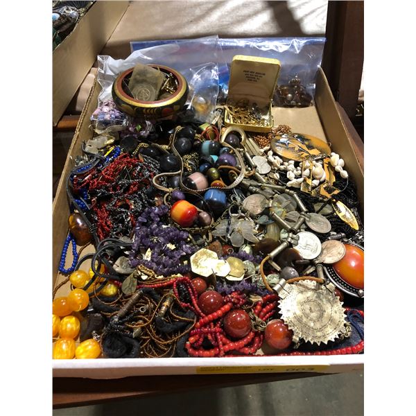 Box of assorted estate jewellery & accessories