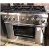 Image 1 : Stainless steel Thermador Professional gas 6 burner stove from the love show