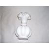Image 1 : Fenton White Melon Vase #1914057