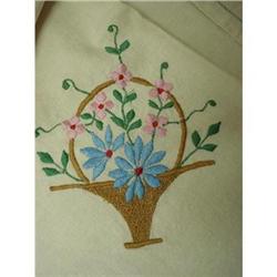 TABLECLOTH&4 SERVIETTES-FLORAL EMBROIDERY #1937504