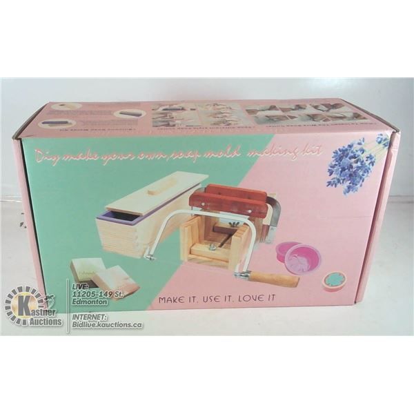MAKE YOUR OWN SOAP KIT.
