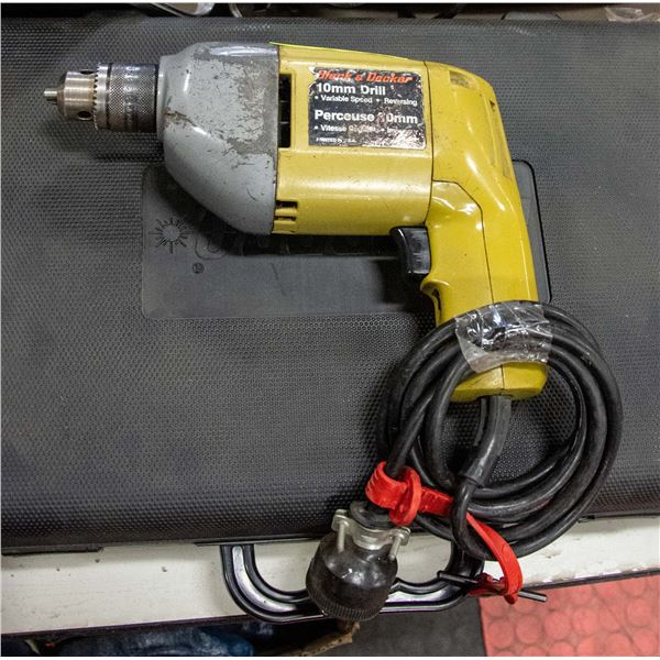 BLACK & DECKER 10MM VARIABLE SPEED DRILL CORDED