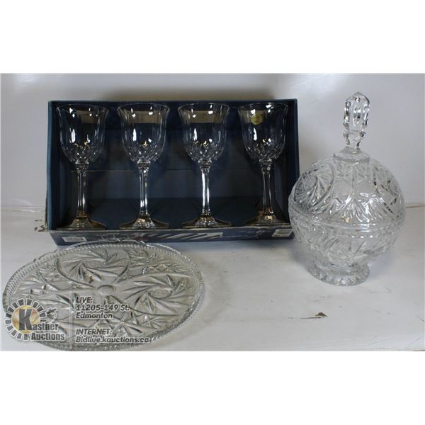 FLAT WITH CRYSTAL GLASS COLLECTION INCL.