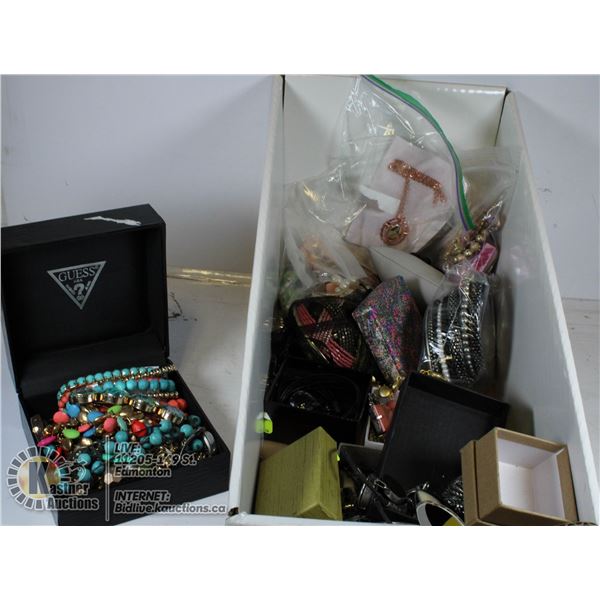 LOT OF ASSORTED COSTUME JEWELLERY