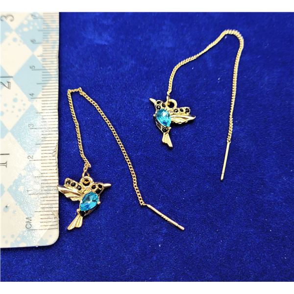 7)  18K GOLD PLATED THREADER HUMMING BIRD