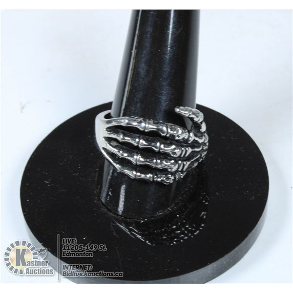 SKULL HAND RING SIZE 9.5