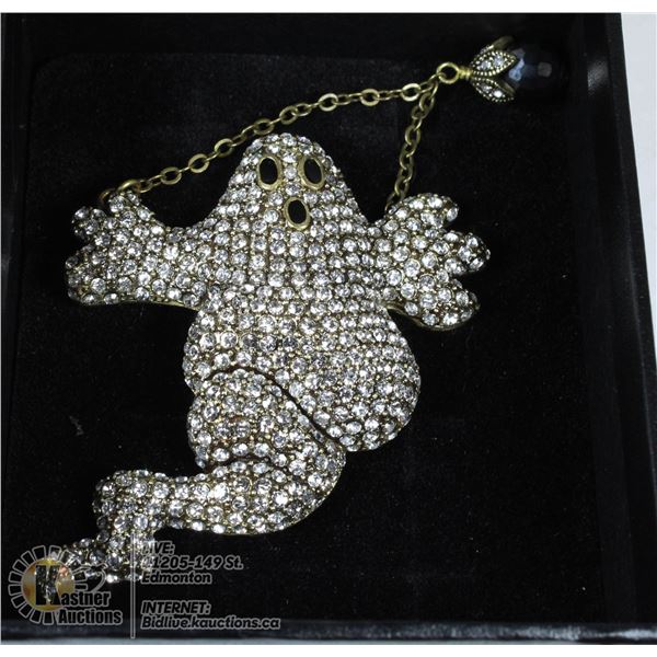 AUTHENTIC HEIDI DAUS SPOOKTACULAR PIN