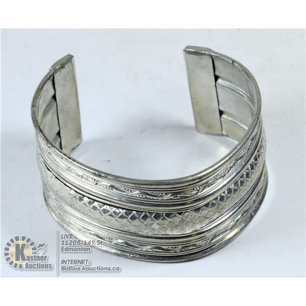 LARGE SILVER ENGRAVED LEAF DESIGN BANGLE