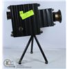 Image 1 : TIN VINTAGE MOVIE CAMERA DECOR ON TRIPOD