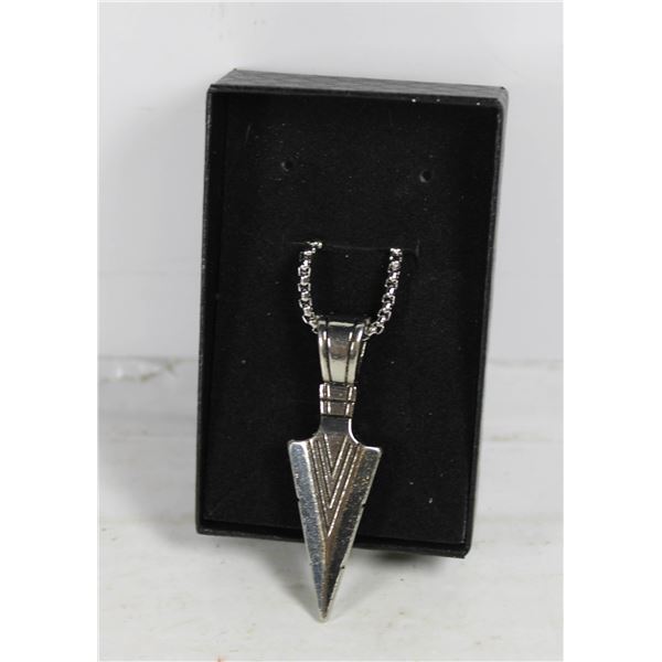 SILVER ALLOY ARROWHEAD CHAIN AND PENDANT