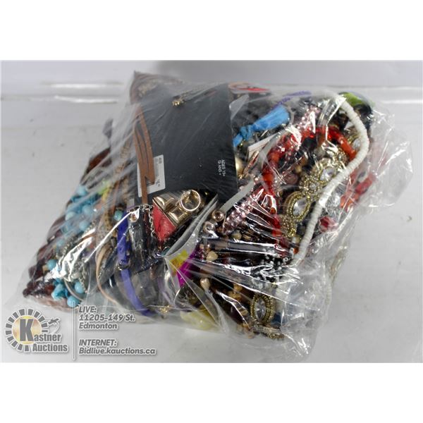 LARGE BAG OF VINTAGE MIXED JEWELRY