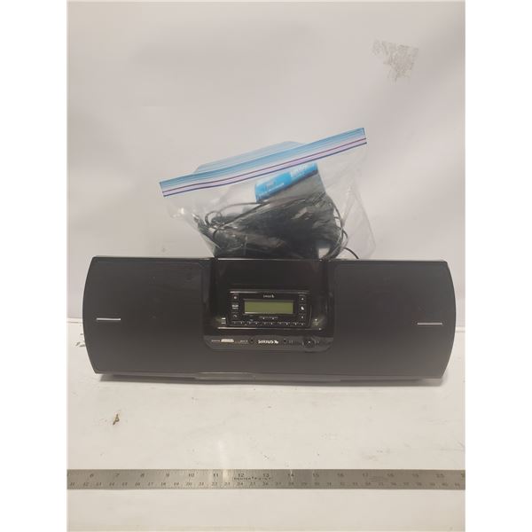 SIRIUS RADIO W/ PORTABLE DOCK / SPEAKER