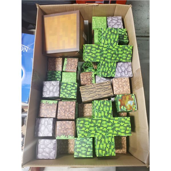 ROBLOX PLAY PECES BOX FULL