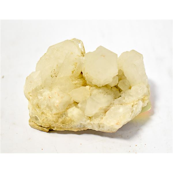 QUARTZ STONE SPECIMEN