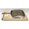 Image 1 : NEW 9" X 9" SQUARE CAST IRON GRIDDLE