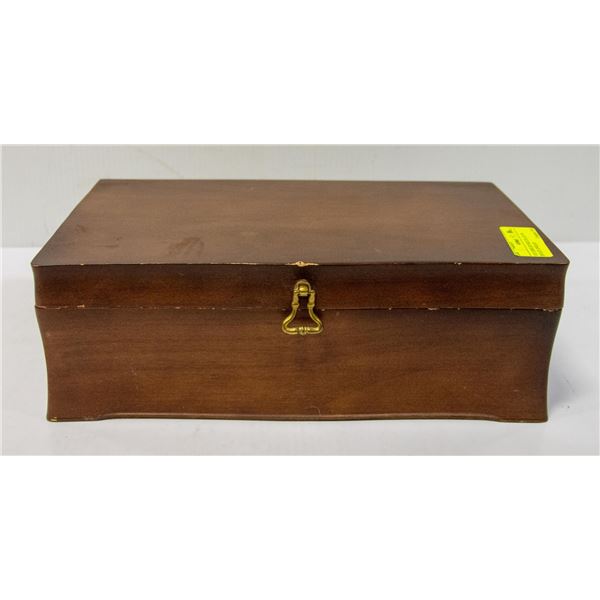 VTG JEWELRY BOX FILLED /W ESTATE JEWELRY