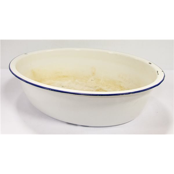 ANTIQUE LARGE BLUE RIM ENAMEL BASIN / ROASTER