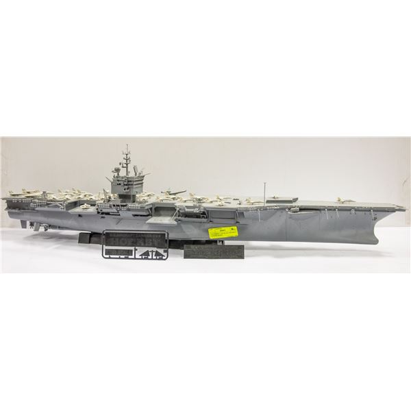 USS HORNET 1:350 SCALE AIRCRAFT CARRIER MODEL