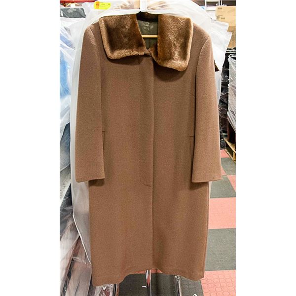 MEDIUM WINTER COAT