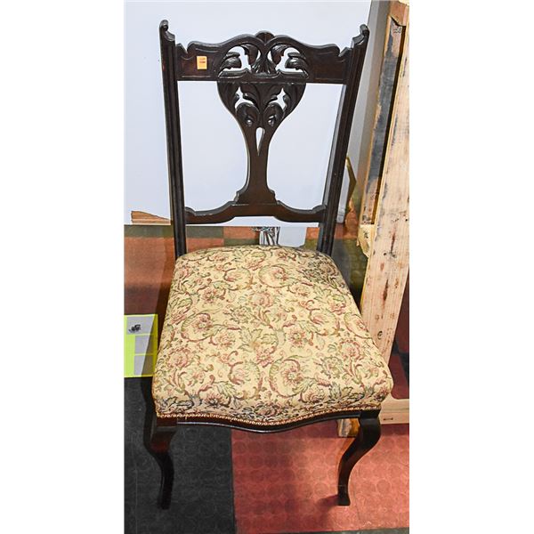 ANTIQUE WOOD CARVED SIDE CHAIR