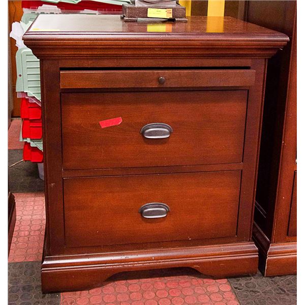 NIGHT TABLES WITH PULLOUT TRAYS