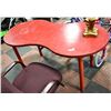 Image 1 : RED TABLE