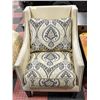 Image 1 : SINGLE NEUTRAL COLOURED ARM CHAIR W/ PILLOW