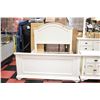 Image 2 : 3PC BEDROOM SET, INCLUDES BED, NIGHTSTAND &