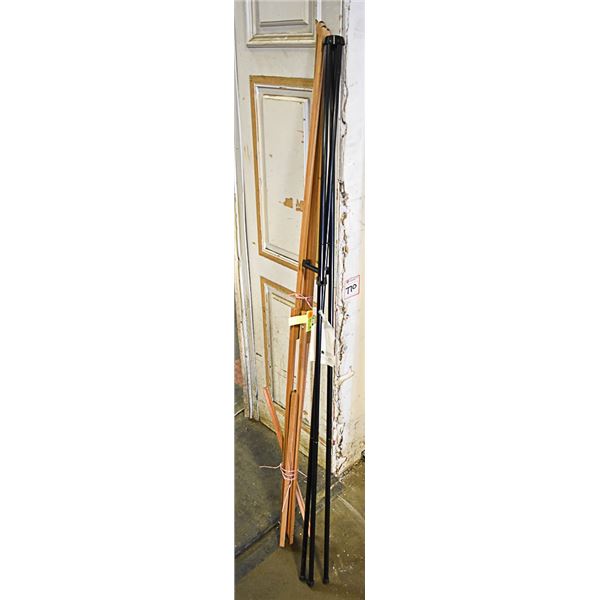 WOOD ARTIST EASEL AND A METAL EASEL