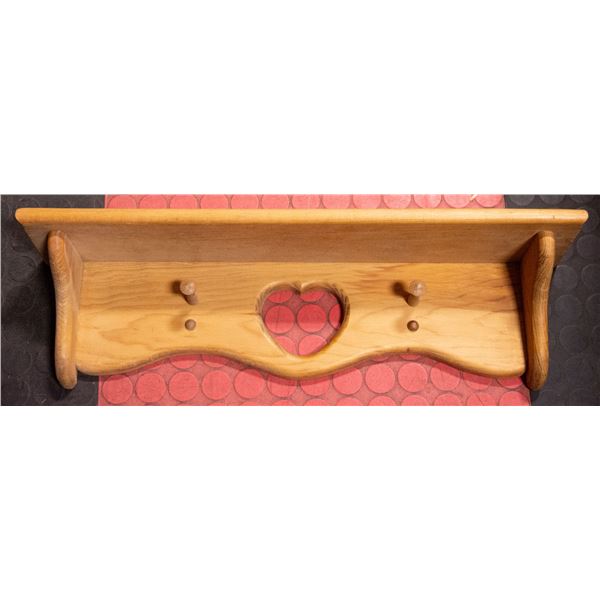 WOODEN HEART DECORATIVE SHELF