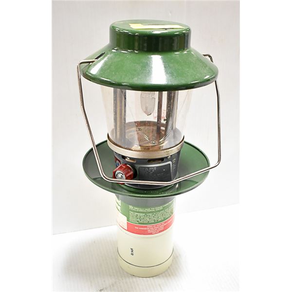 VINTAGE COLEMAN LANTERN