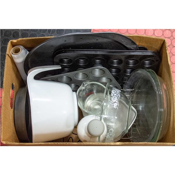 BOX OF BAKING PANS/COOKWARE