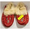 Image 1 : SIZE 8 RED FUR TRIMMED MOCCASINS