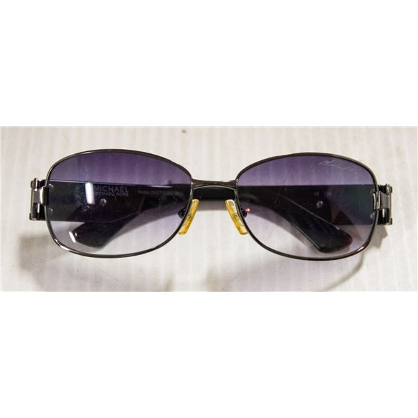 MICHAEL KORS BLACK W/ SILVER DETAIL SUNGLASSES