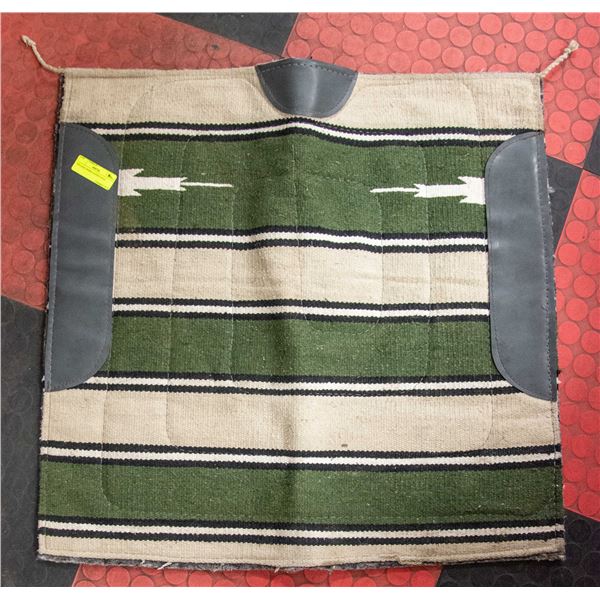 VINTAGE HORSE SADDLE PAD