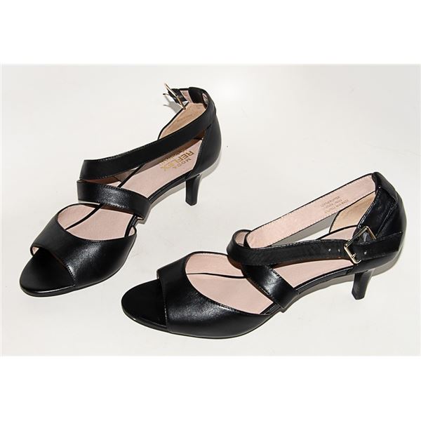 LE CHATEAU SZ 10 BLACK HEEL SANDALS